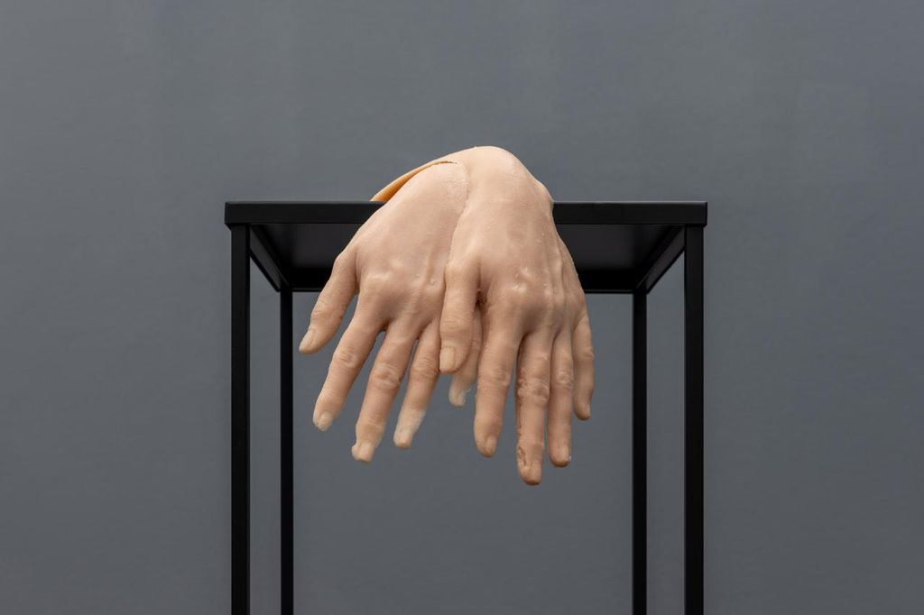Ivonne Thein, the hand of god, Medienistallation, Detail